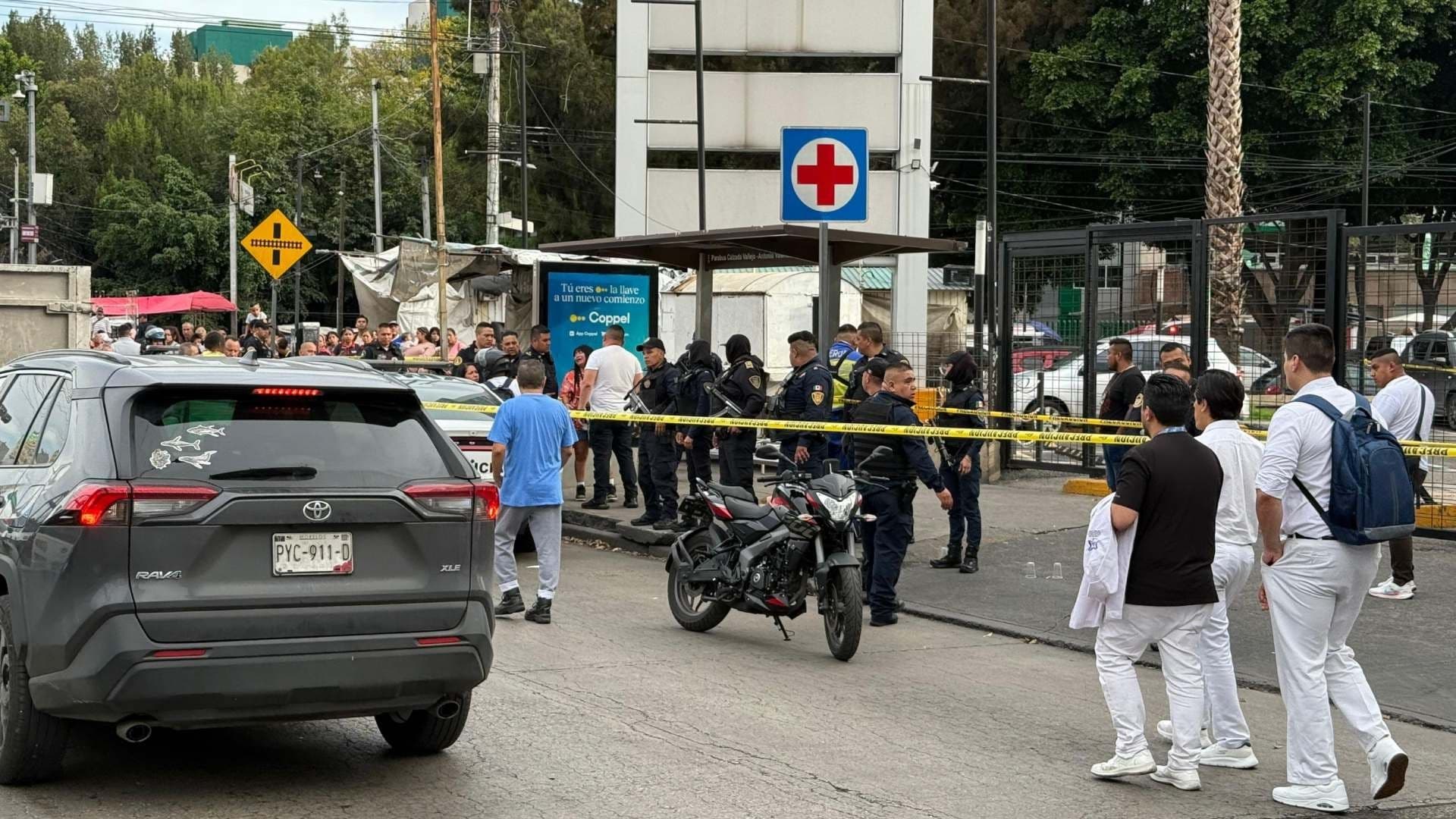 ¿Qué Pasó Afuera de Hospital La Raza? Matan a Hombre en Balacera en Calzada Vallejo Hoy