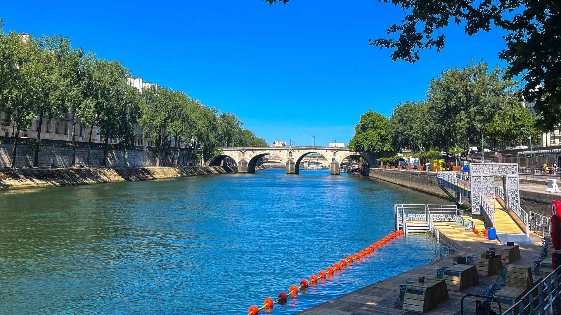 ¿Vacaciones en París? Turistas ya Pueden Nadar Gratis en Río Sena y Disfrutar de la Torre Eiffel