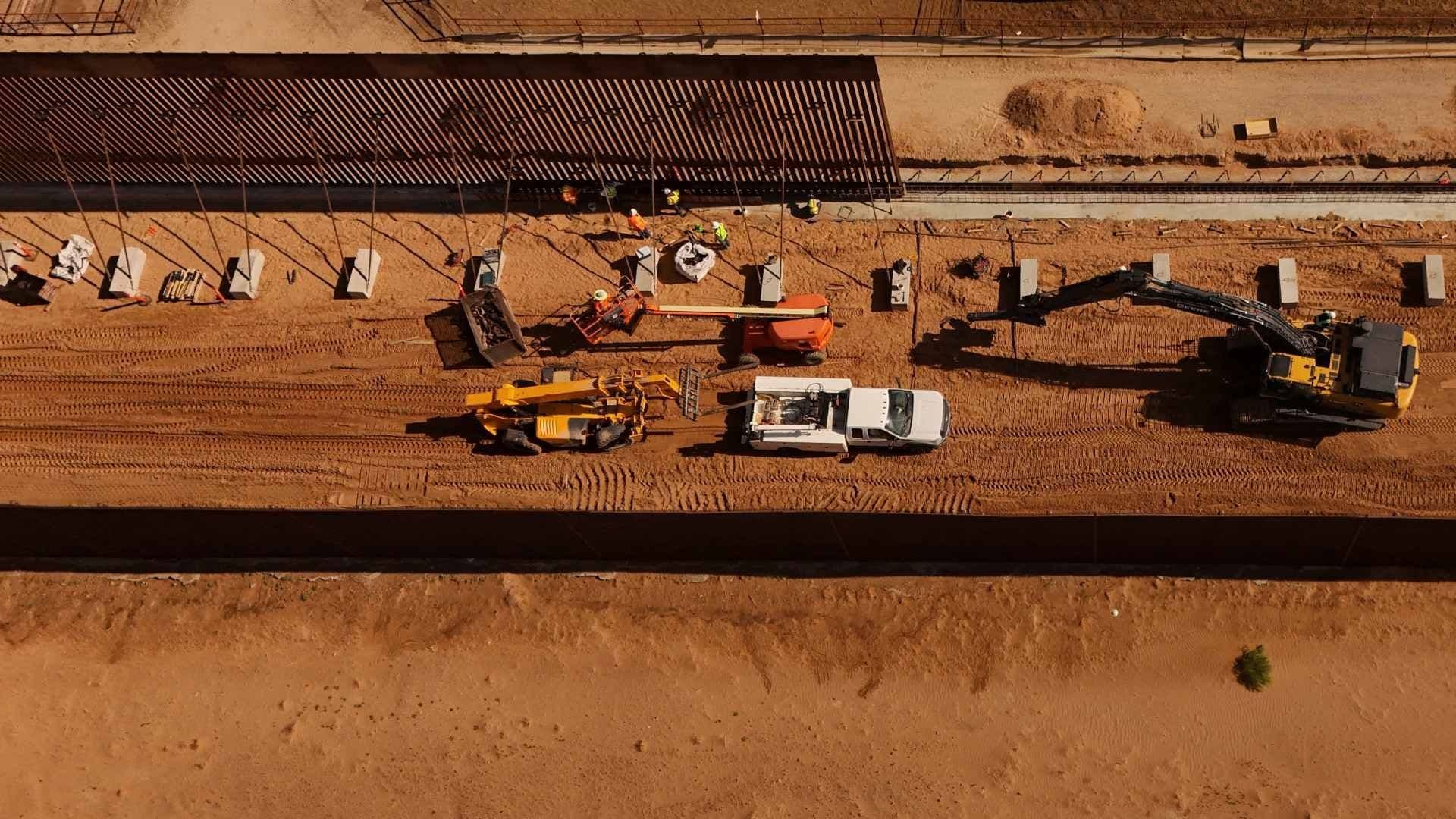 EUA Construye Nuevo Muro Fronterizo en Desierto entre Nuevo México y Ciudad Juárez | FOTOS