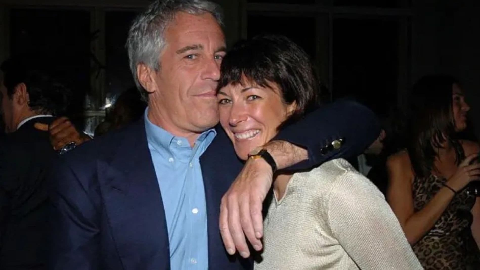Caso Epstein: Citan a Testificar a Ghislaine Maxwell, Expareja del Magnate, el 11 de Agosto 2025
