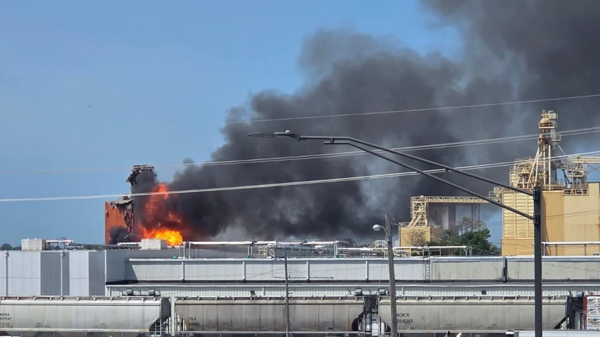 Se Registra Explosión en Planta Industrial de Nebraska; Hay Varias Personas Desaparecidas