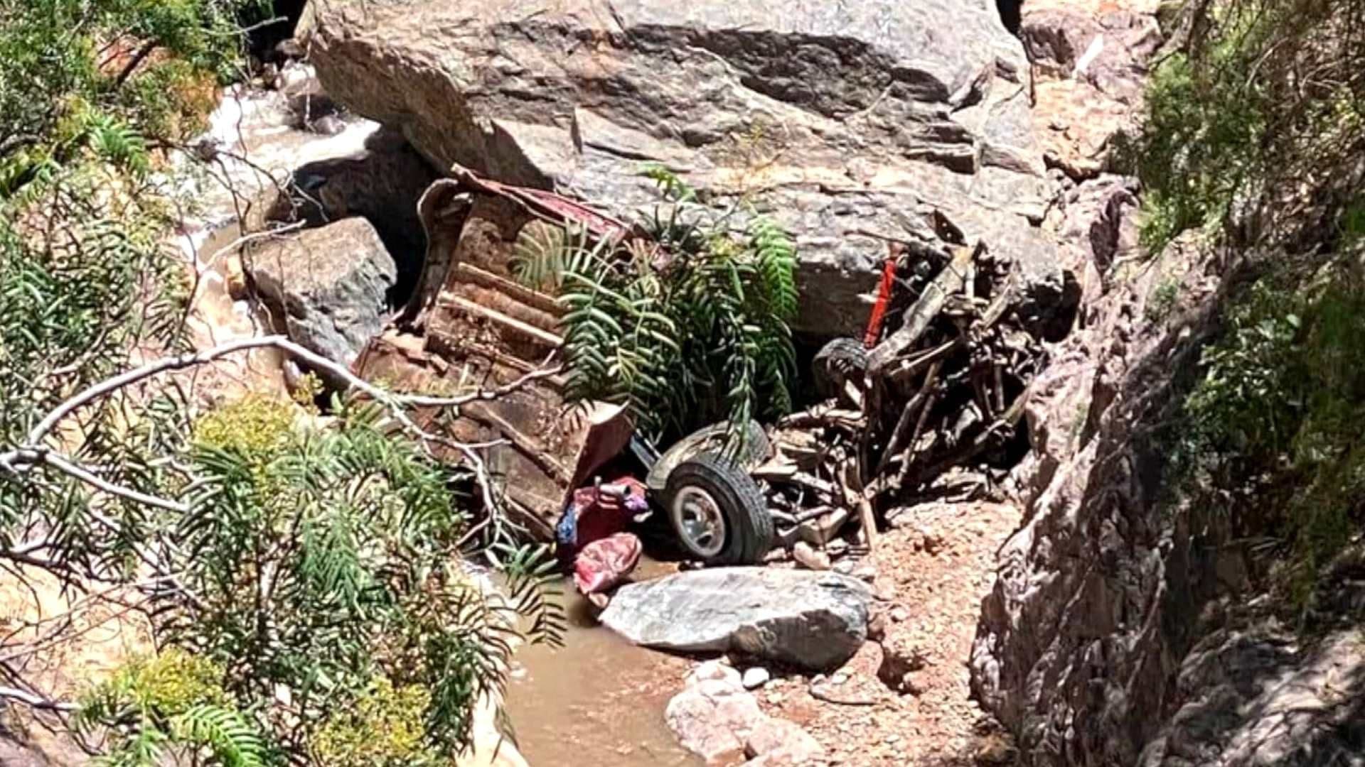 Cae Jeep con Familia de Turistas a Barranco en Real de Catorce; Hay 2 Muertos
