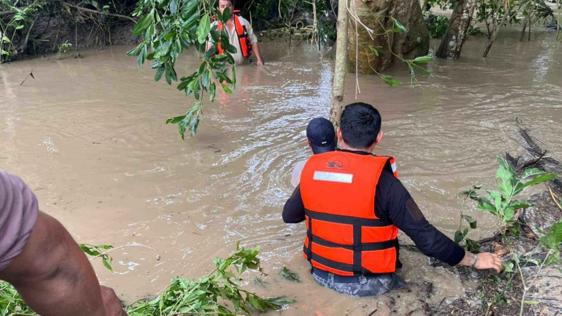 Sacerdote Muere en su Vehículo al Ser Arrastrado por Corriente de un Arroyo en Veracruz