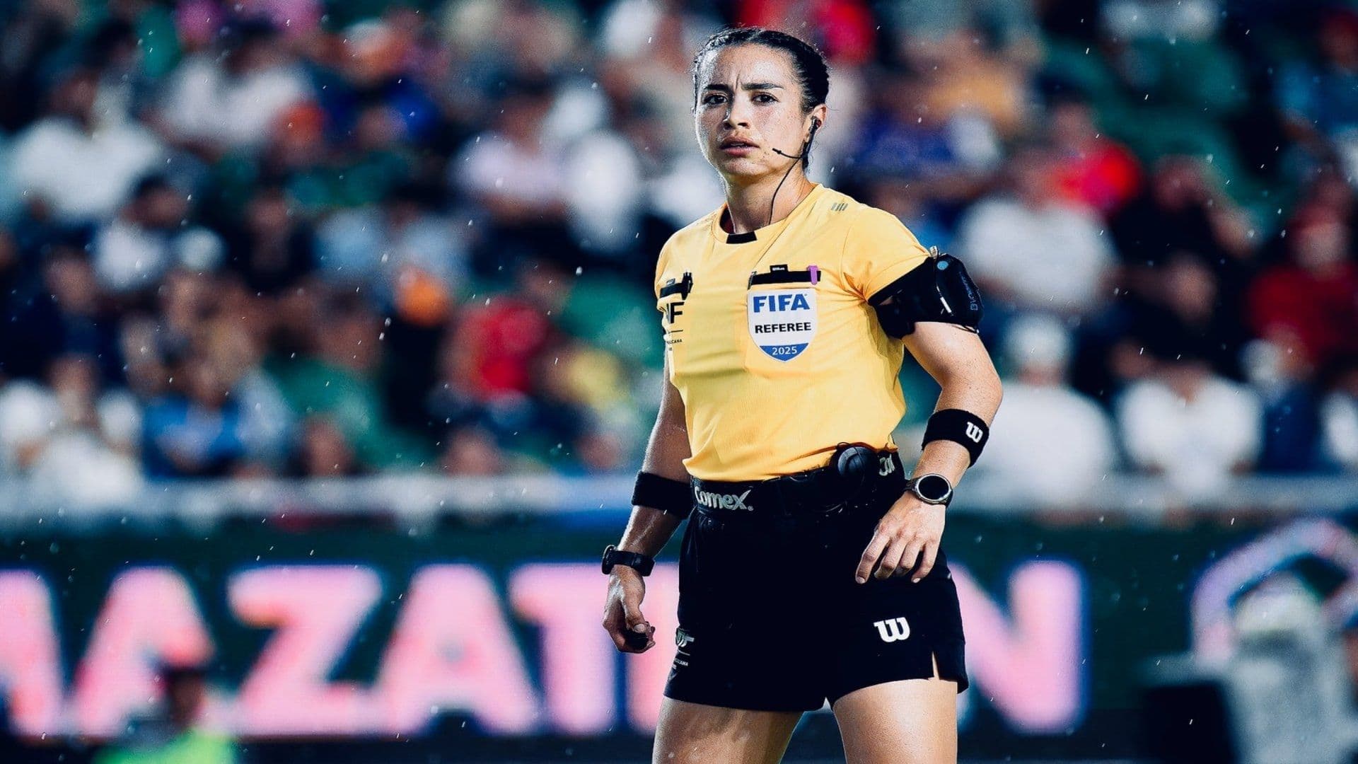 Sheinbaum Ofrece Apoyo a Katia Itzel García ante Amenazas que Recibió Árbitra Mexicana
