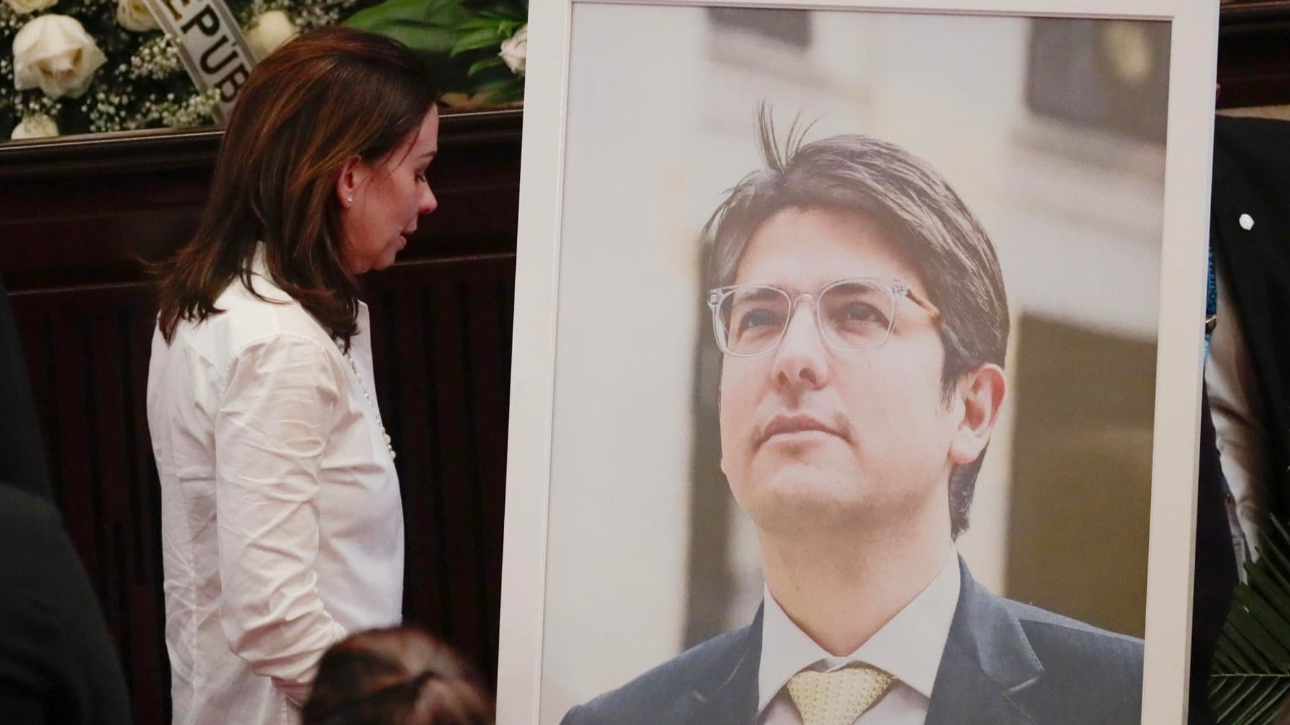 Presidente de Colombia Decreta un Día de Duelo Nacional por Muerte de Miguel Uribe Turbay