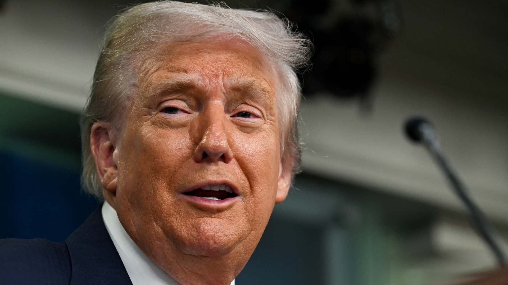 Trump Amenaza a Jerome Powell con “Gran Demanda” e Insiste a la Fed que Baje Tasas de Interés