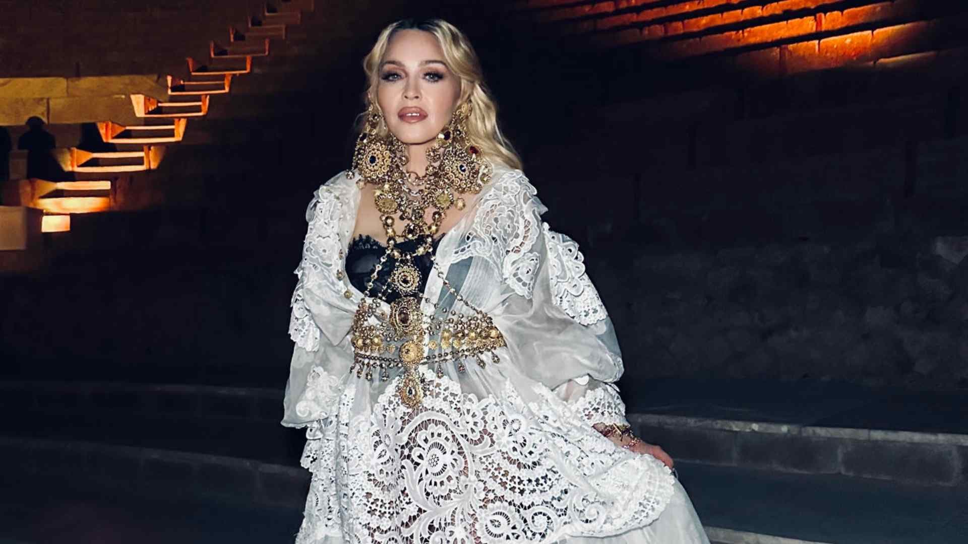 Madonna Celebra su Cumpleaños 66 a Lado de su Novio de 28 Años en Pompeya, Italia