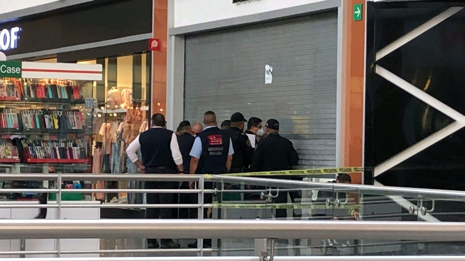 Sujetos Asaltan Joyería en Parque Delta de la CDMX y Huyen por el Estacionamiento