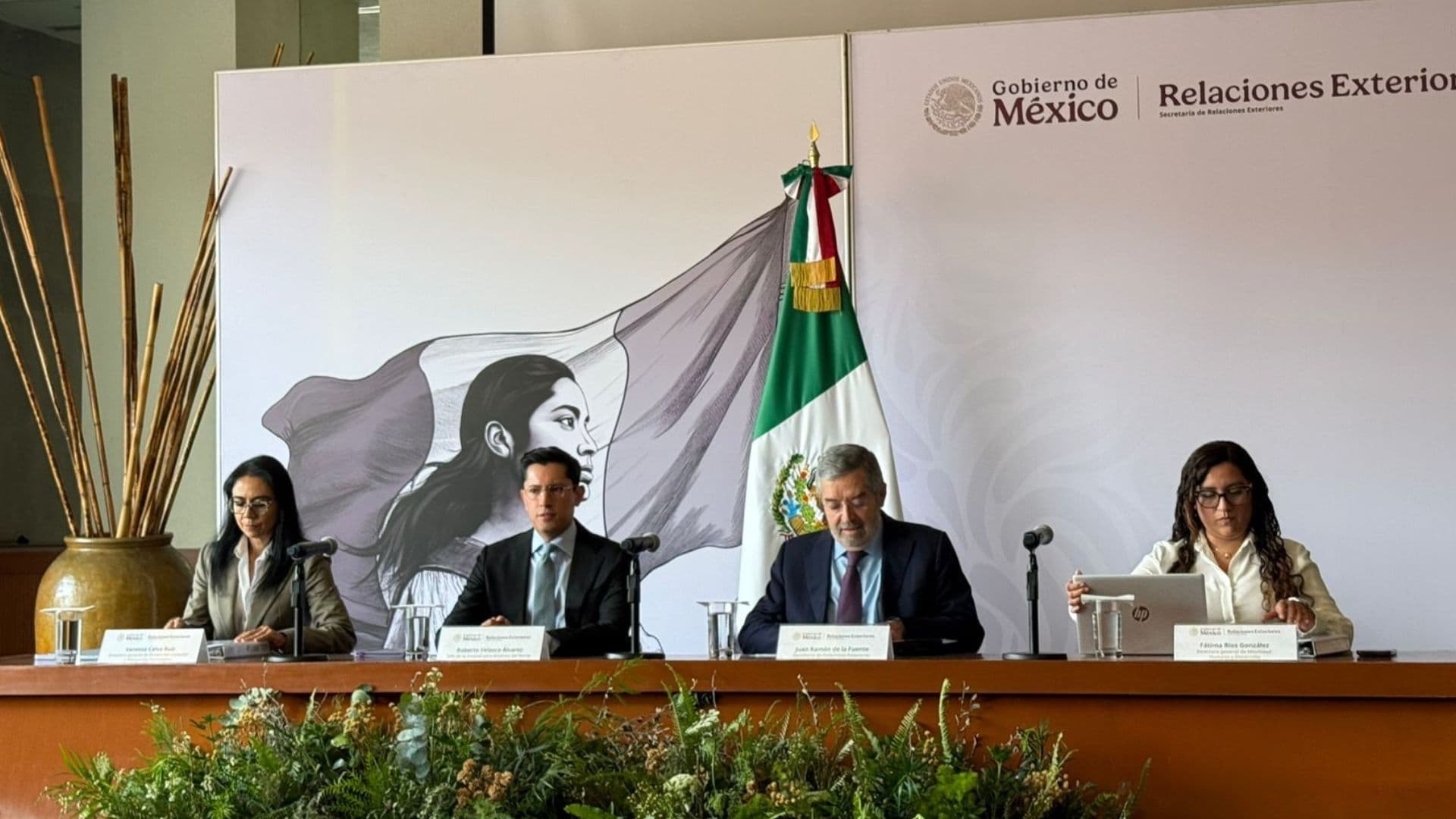 SRE Aclara Revisión de Visas Americanas para Mexicanos y Revisa Situación en Alligator Alcatraz