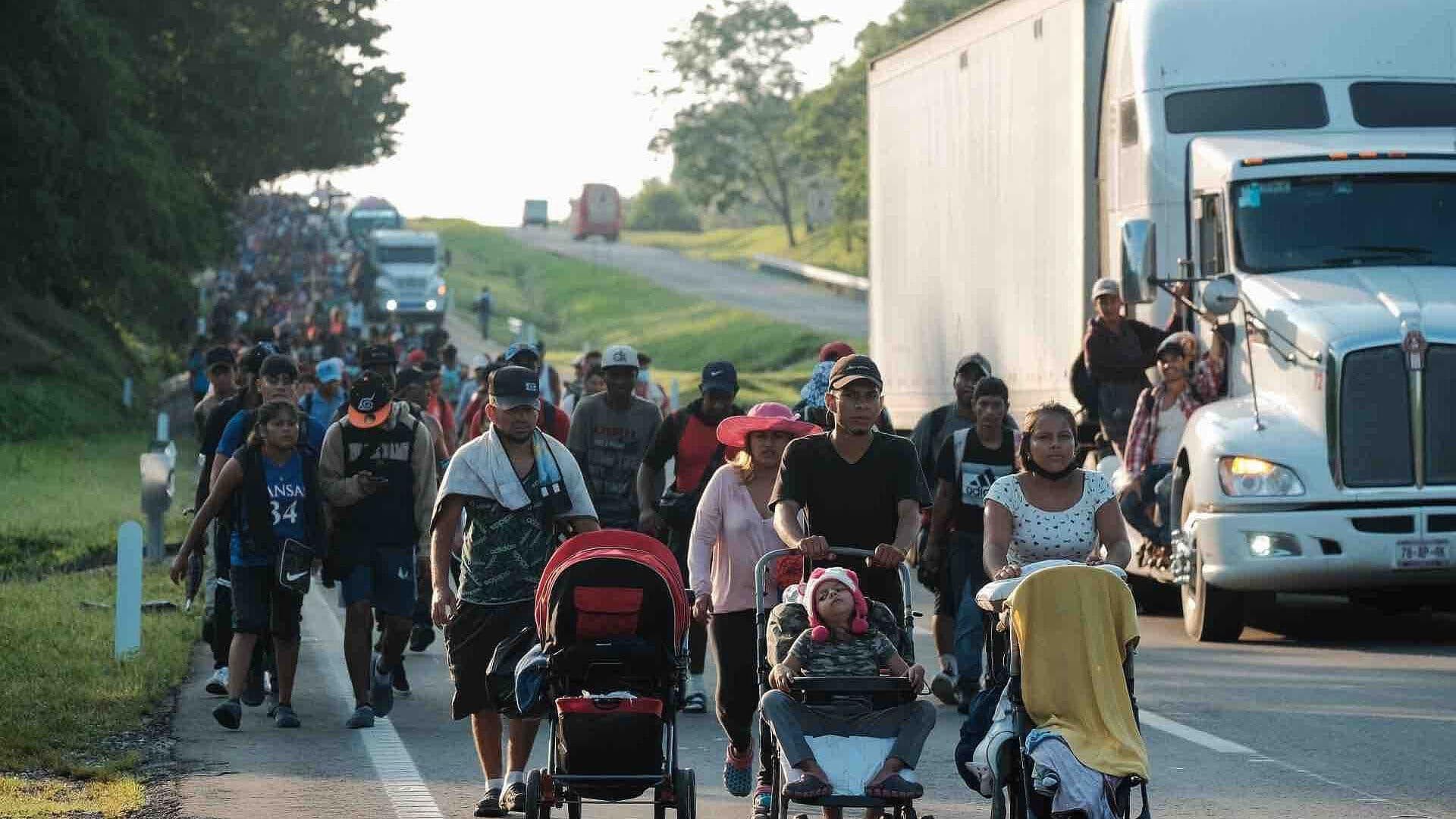Caravana Migrante Comienza a Desintegrarse en Mapastepec, Chiapas