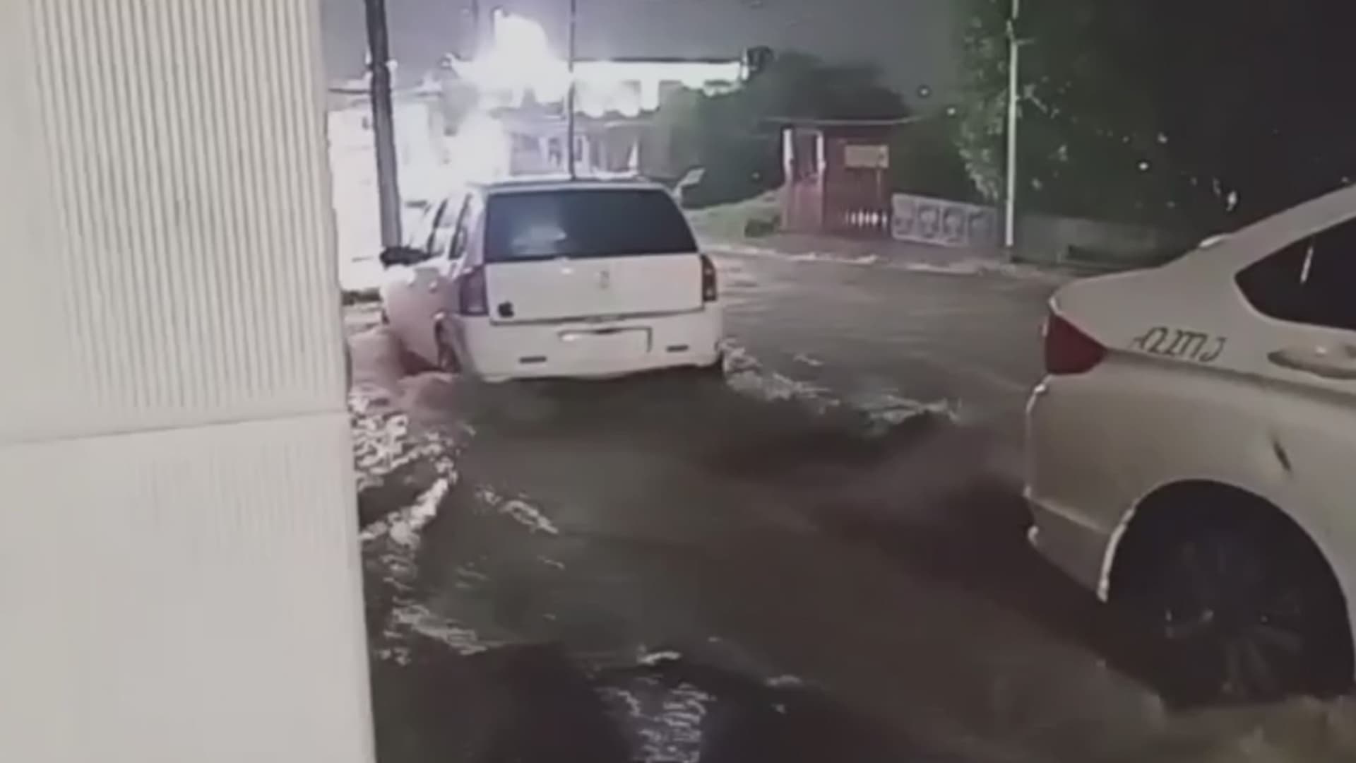 En Topilejo las Fuertes Lluvias Convierten las Calles en Caudalosos Ríos