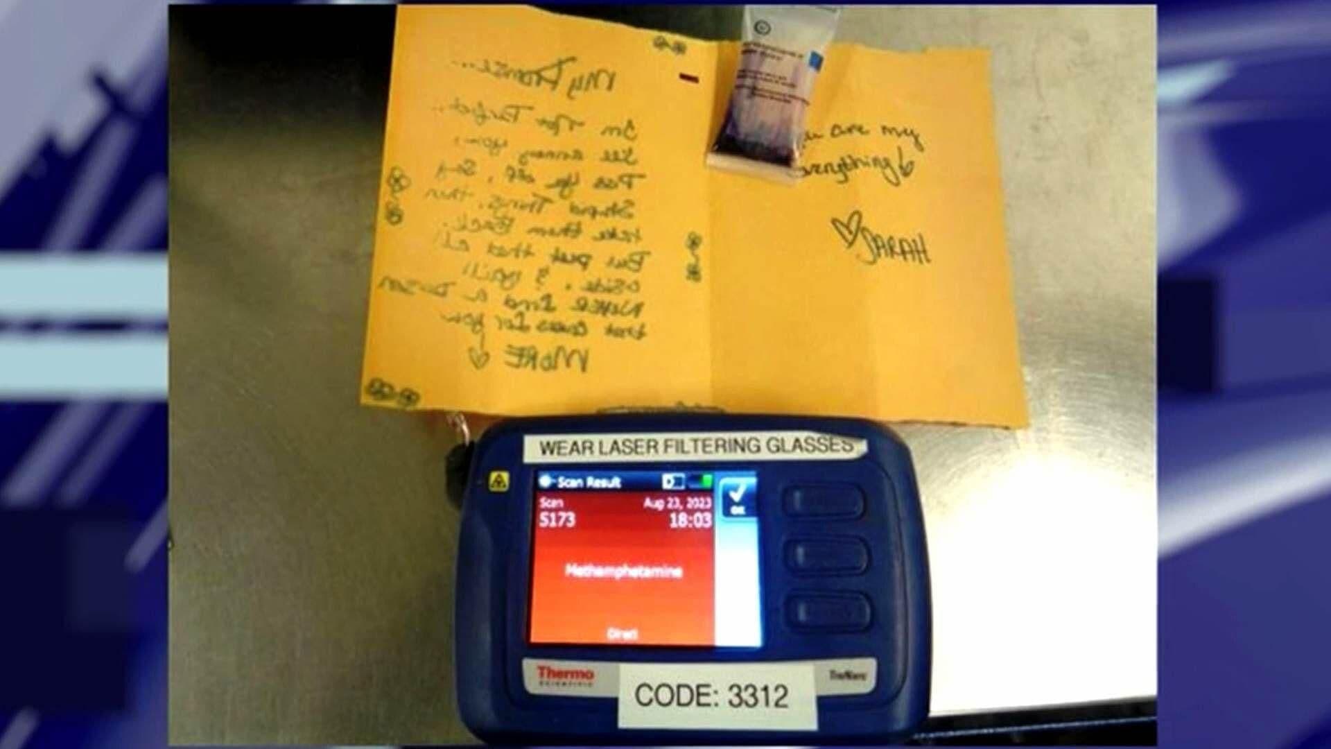 Mujer Fue Arrestada por Enviar Metanfetamina en Carta a Cárcel en Otay Mesa