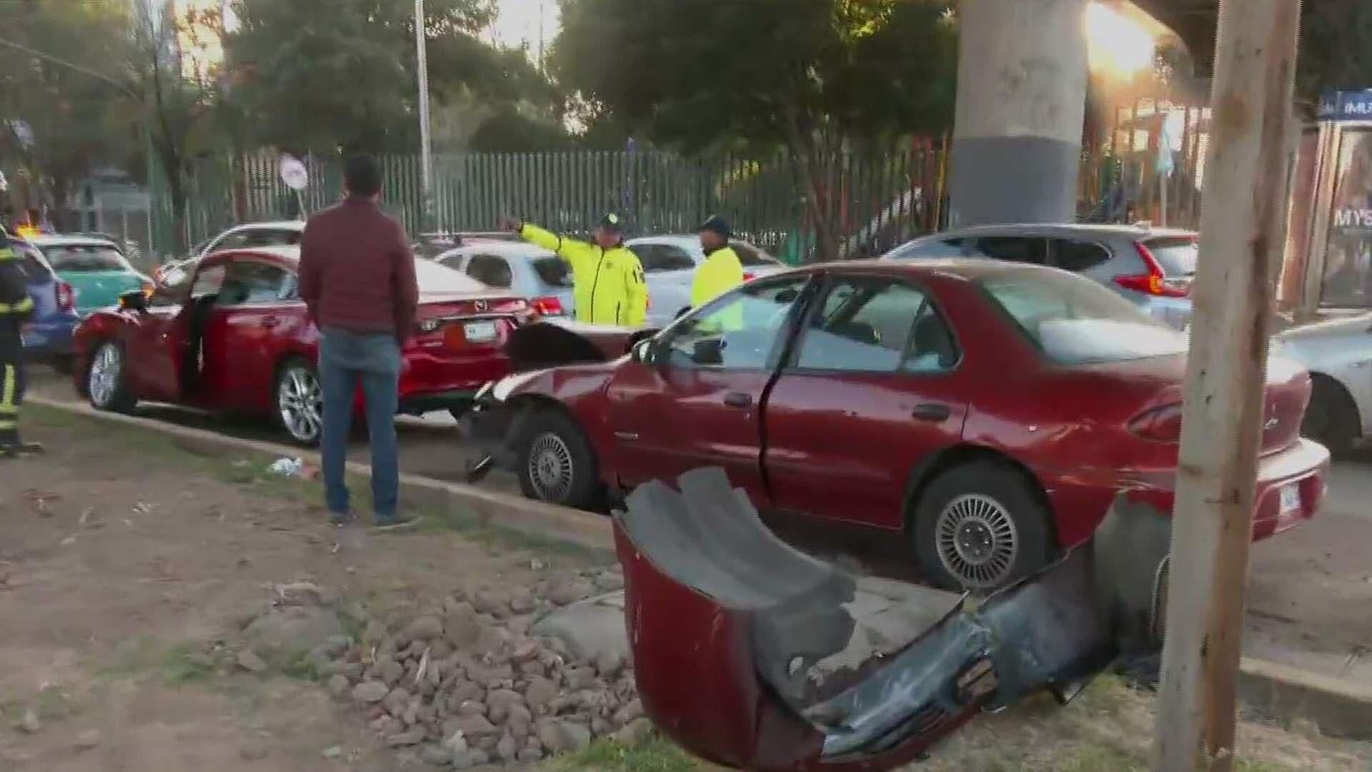 Dos Autos Chocan en Av. Revolución y Río Mixcoac, Colonia San José Insurgentes, CDMX