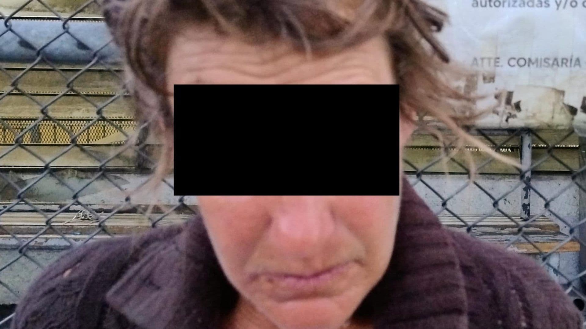 Detienen a Extranjera que Presuntamente Agredió a Artista Urbana Afuera del Mercado Corona