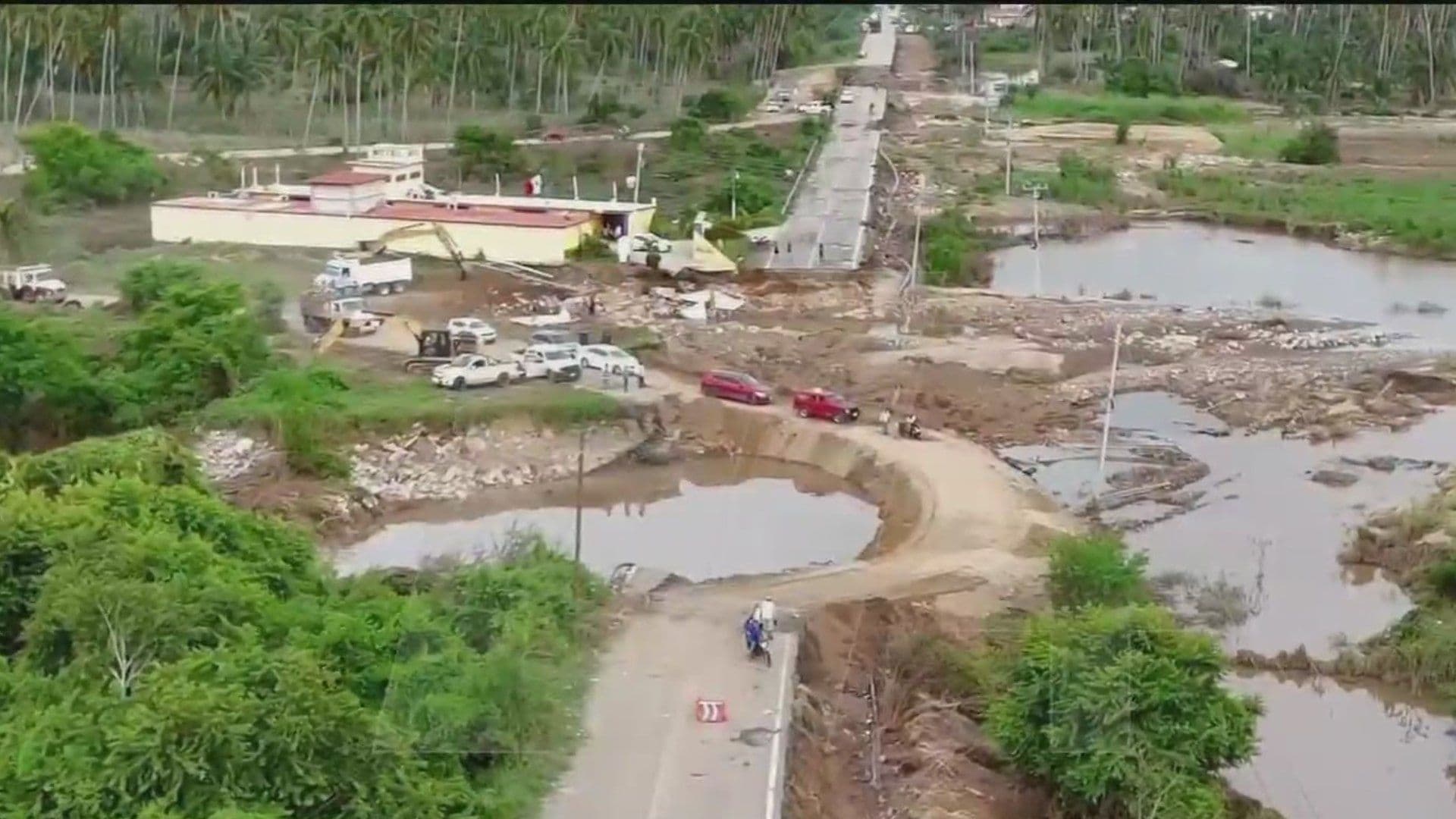 Abren Tramo Carretero en Comunidades Afectadas por ‘John’ en la Costa Grande de Guerrero