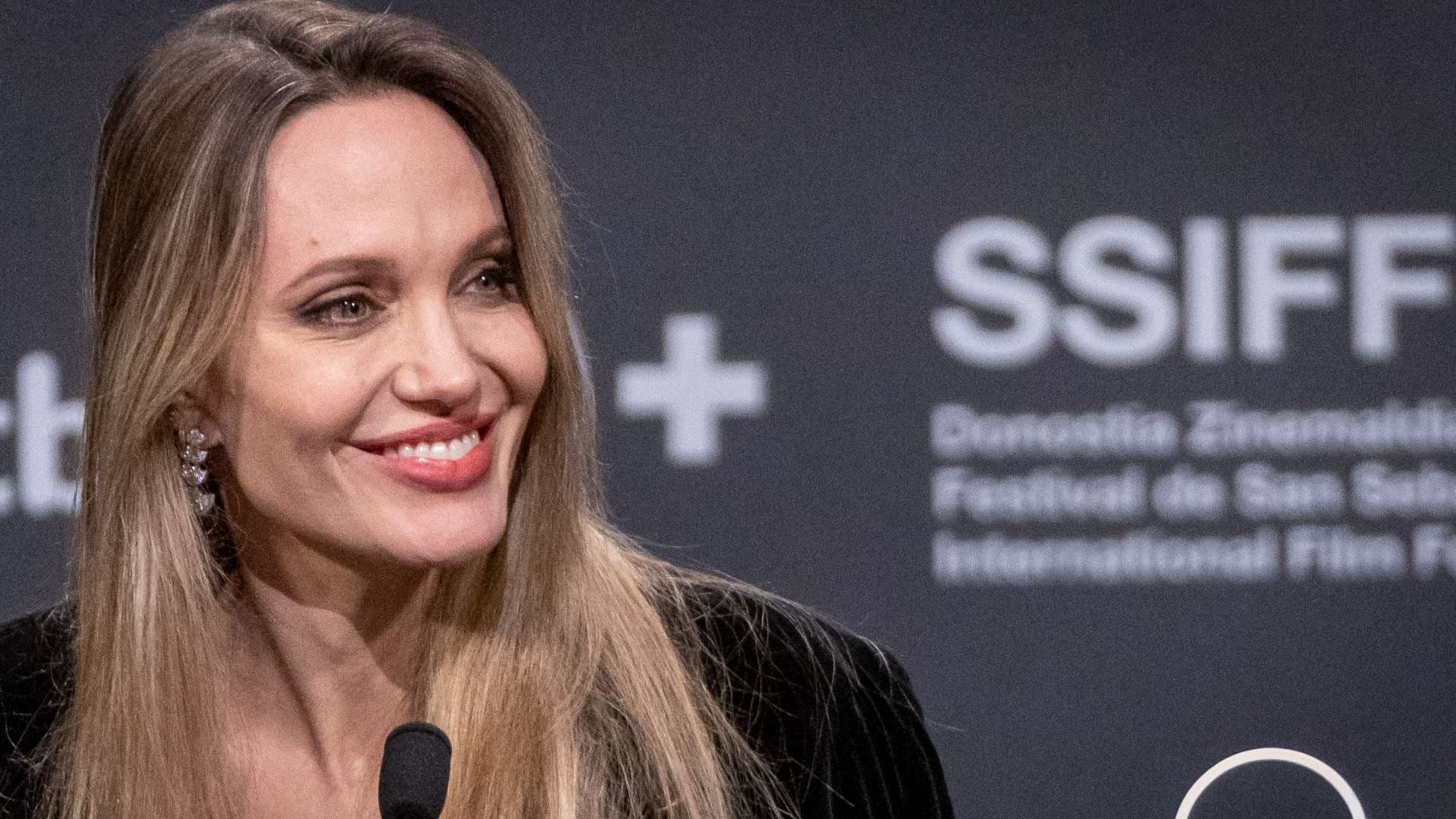 'Amo a mi País, pero no lo Reconozco': Angelina Jolie Habla de la Situación de Estados Unidos