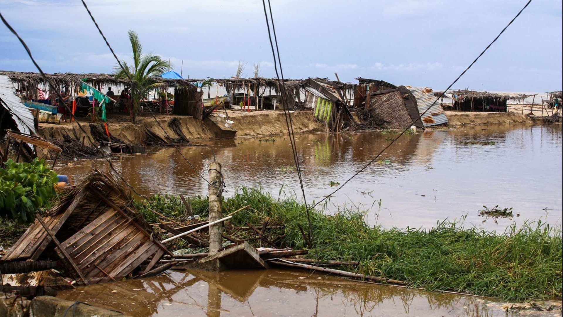 Barra de Coyuca 'Desaparece' Bajo el Agua Tras el paso del Huracán 'John'