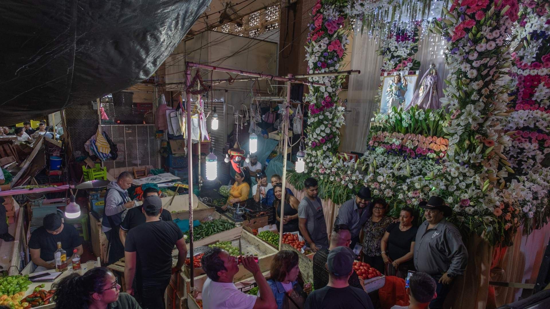 El Barrio de La Merced Festeja con Sonidero, Comida y Mucho Baile