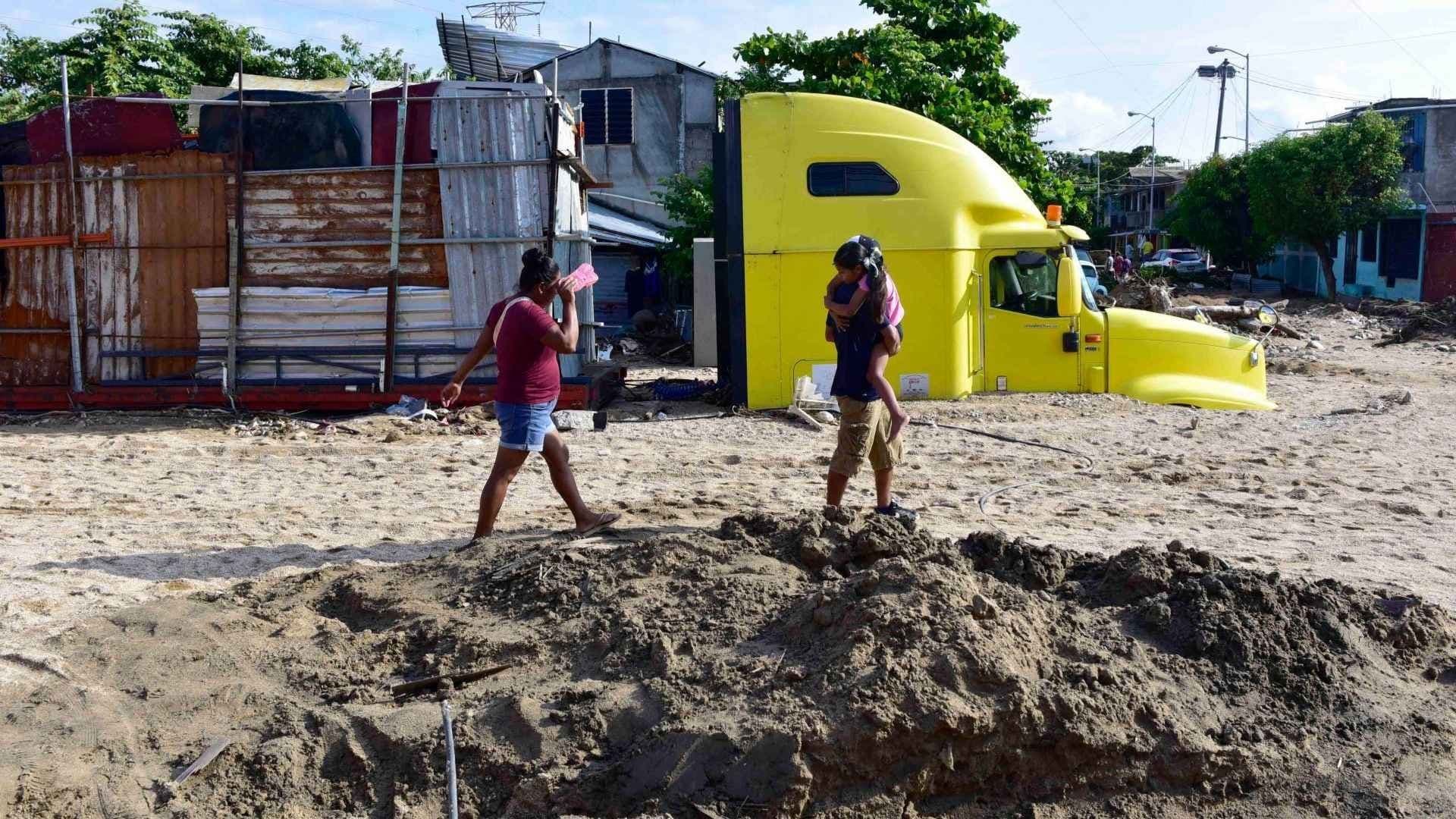 ‘Las Tunas’, en la Costa Grande de Guerrero, Bajo el Lodo e Infecciones Luego del Paso de John