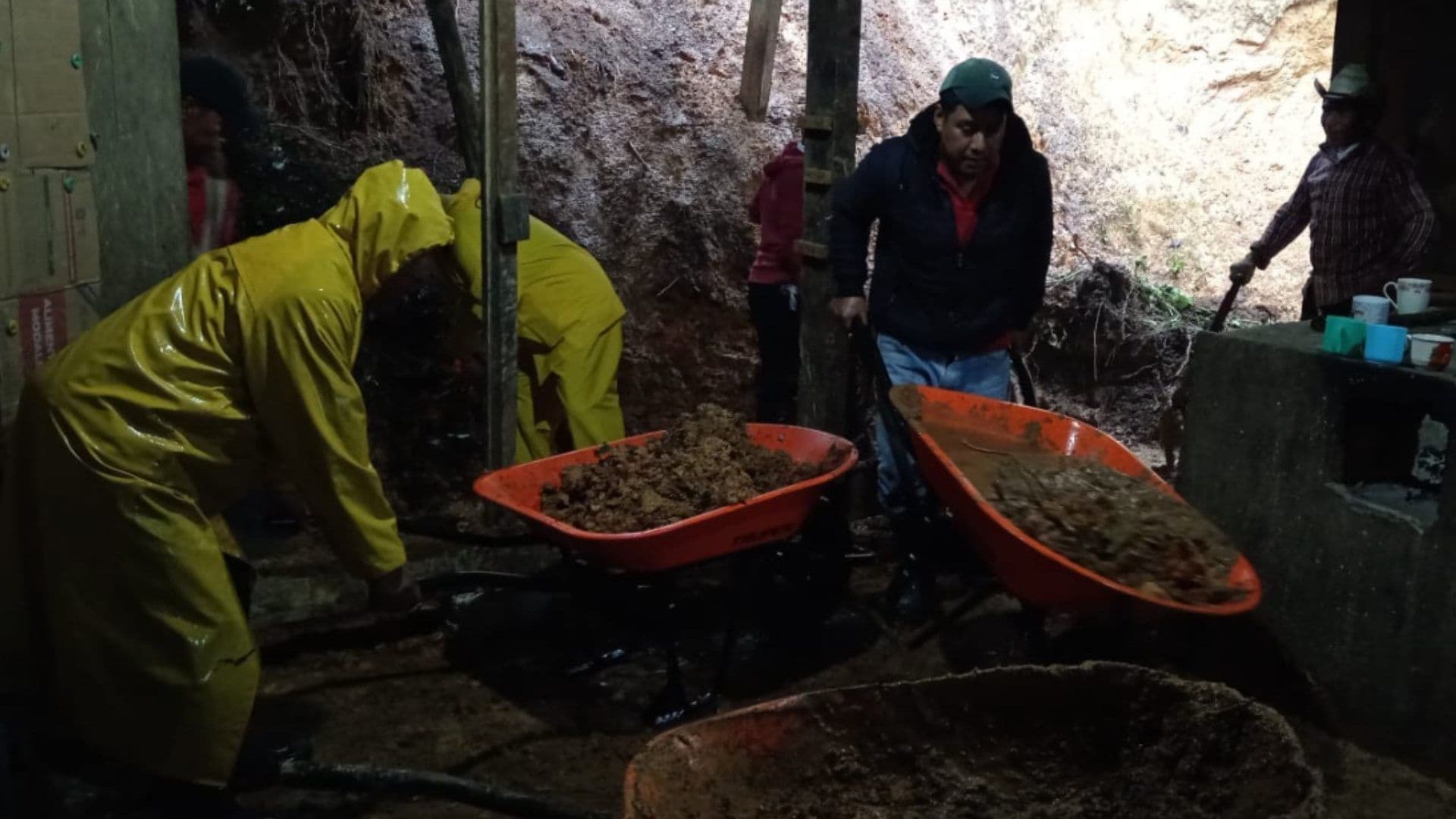 Hombre Muere Luego de Quedar Sepultado por Deslave en Sierra de Zongolica, Veracruz