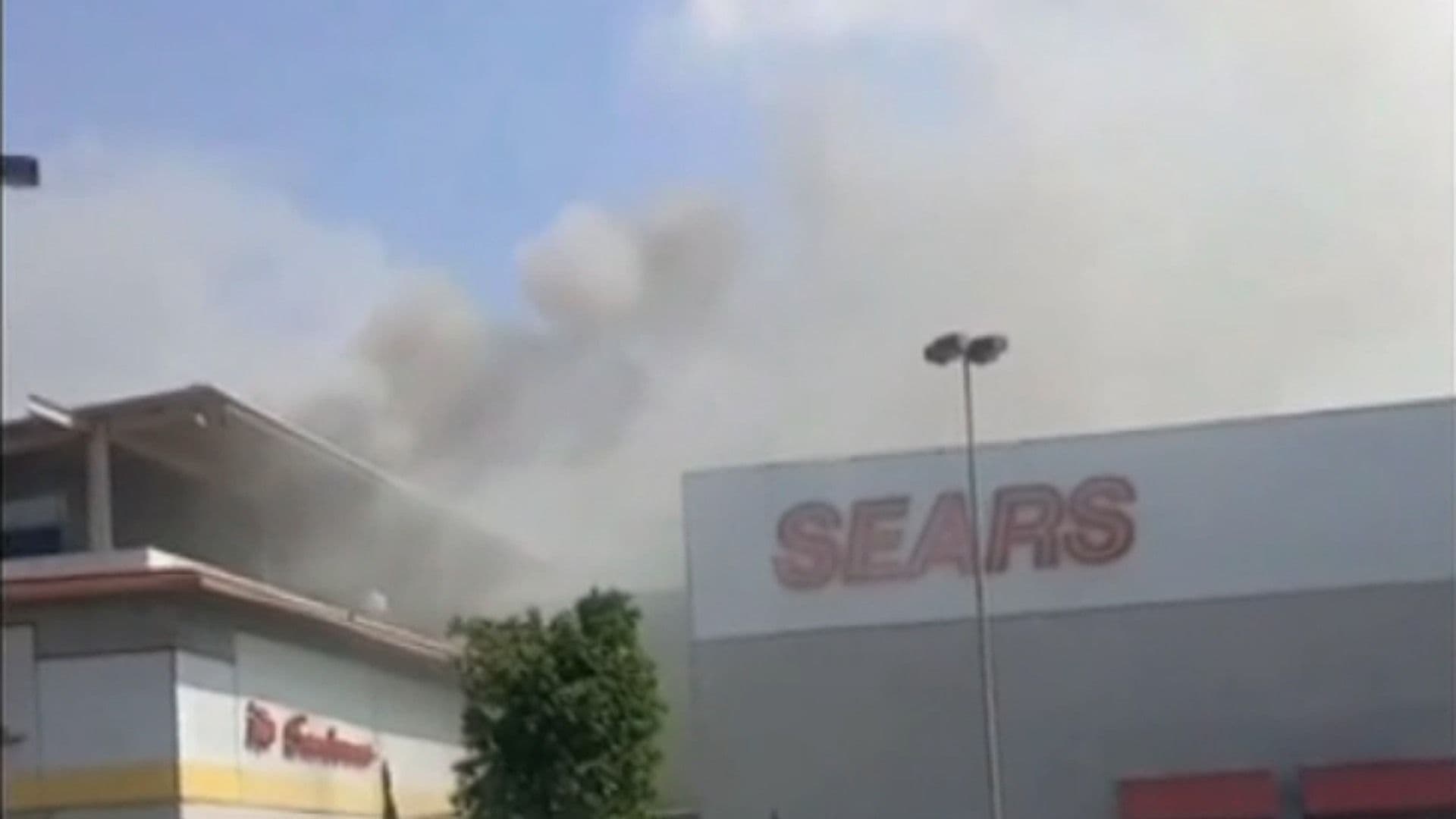 Se Incendia Local en Plaza Las Américas en Ecatepec; Testigo Narra a N+ Qué Pasó