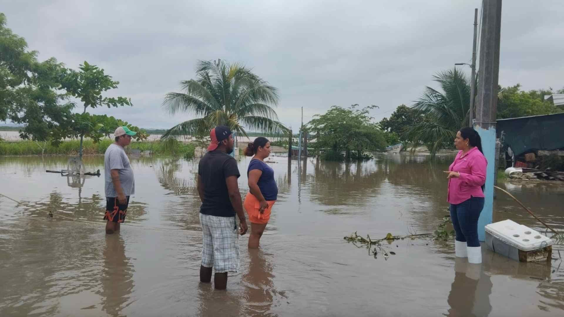 Autoridades Alertan a Evacuar Zonas Vulnerables por Incremento en Nivel de Río en Tecolutla