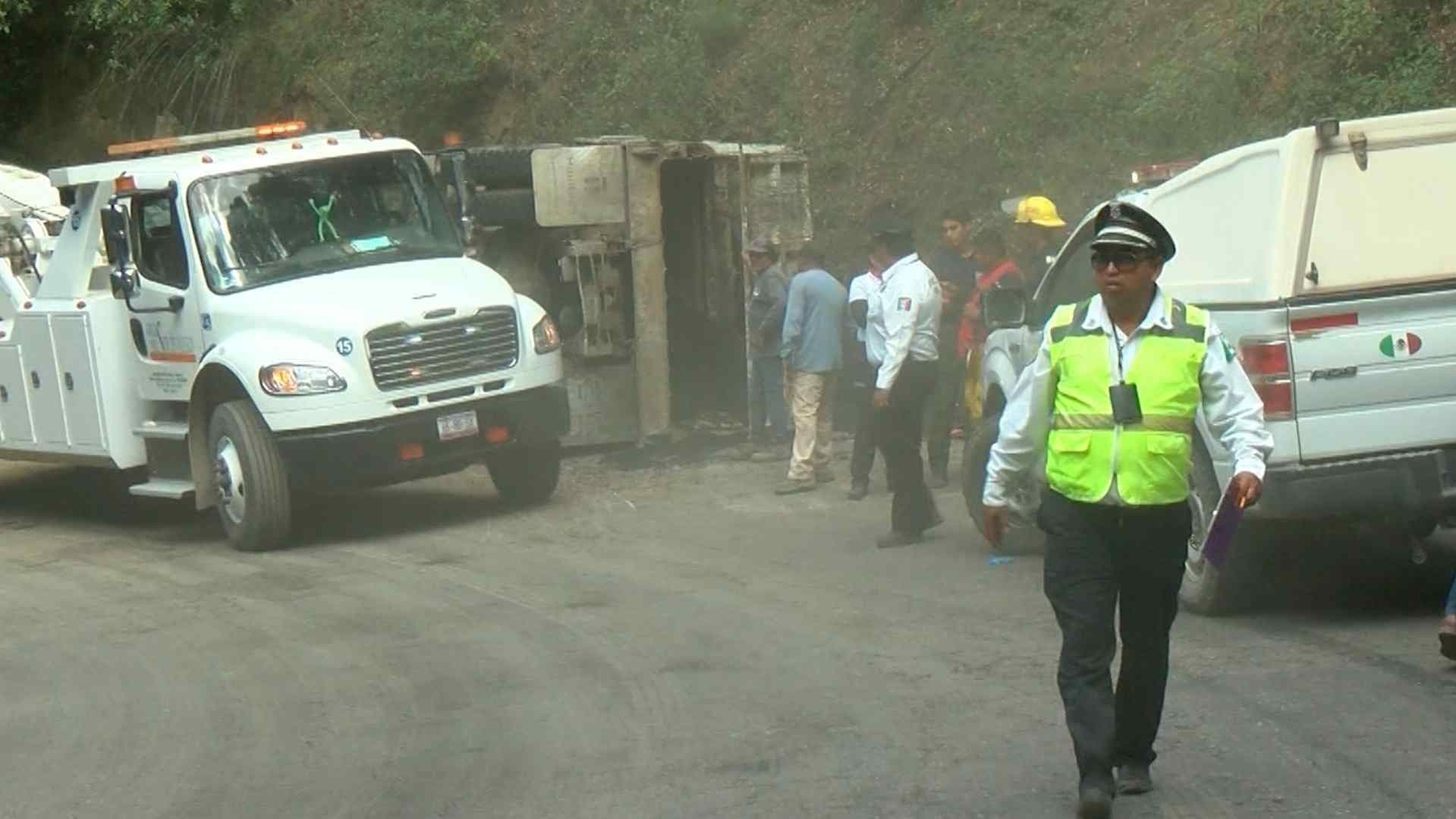 3 Trabajadores de SIOP Murieron en una Volcadura en San Gabriel