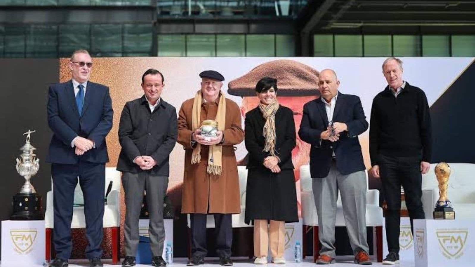 “Uno de los Grandes del Futbol”, Mikel Arriola Lamenta Fallecimiento de Manuel Lapuente