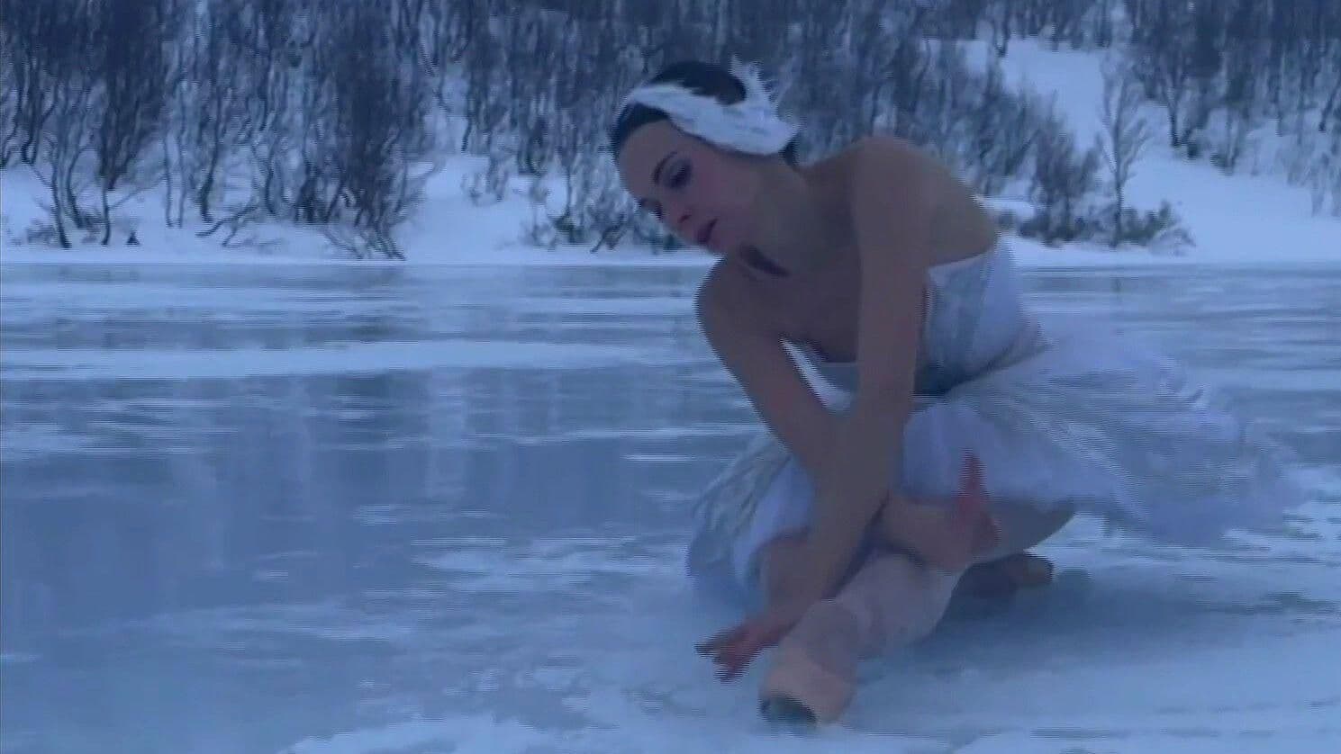 Bailarina Cautiva en Lago Congelado de San Petersburgo