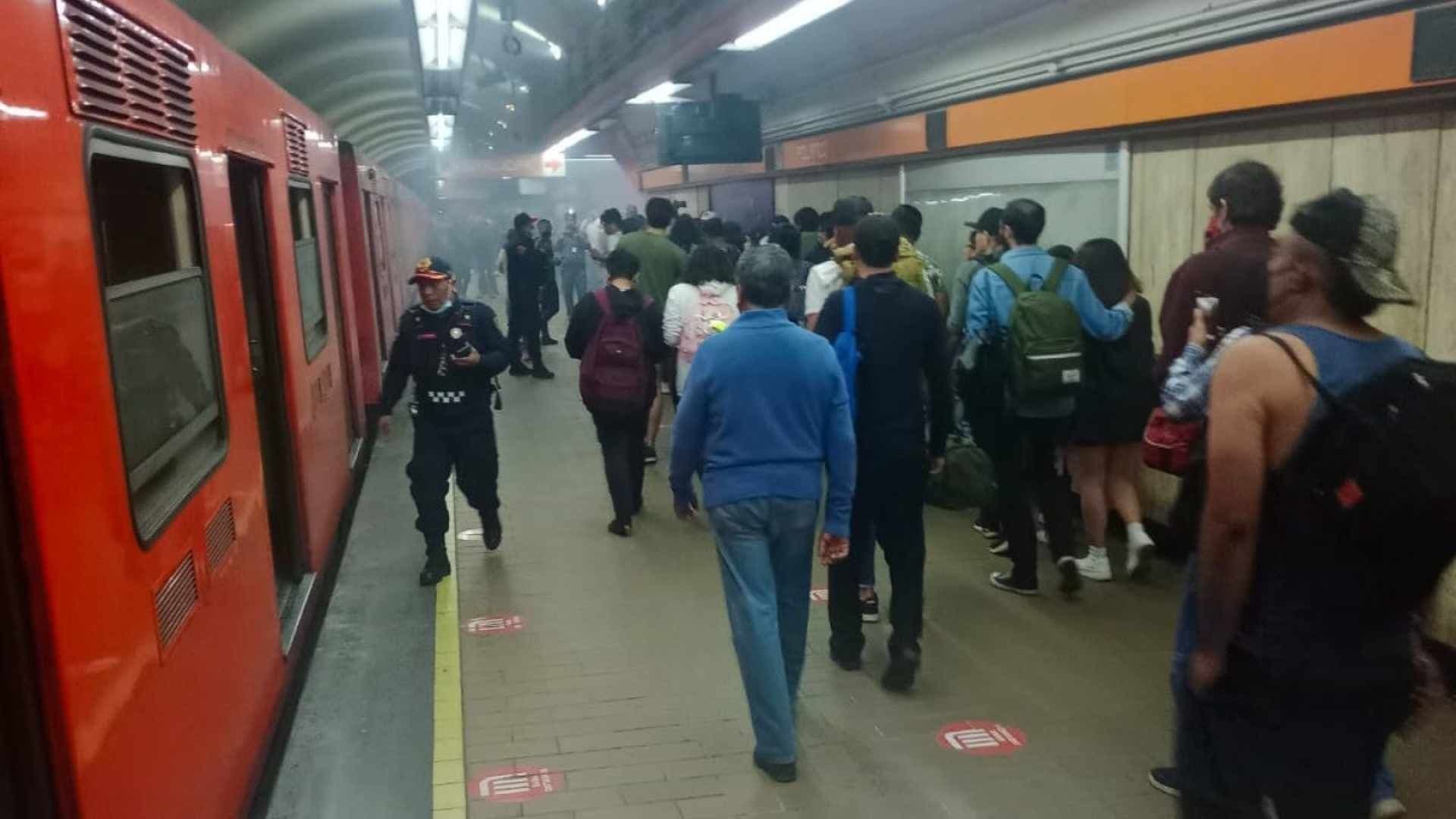 Usuaria Narra Cómo se Desprendió Vagón en L7 del Metro