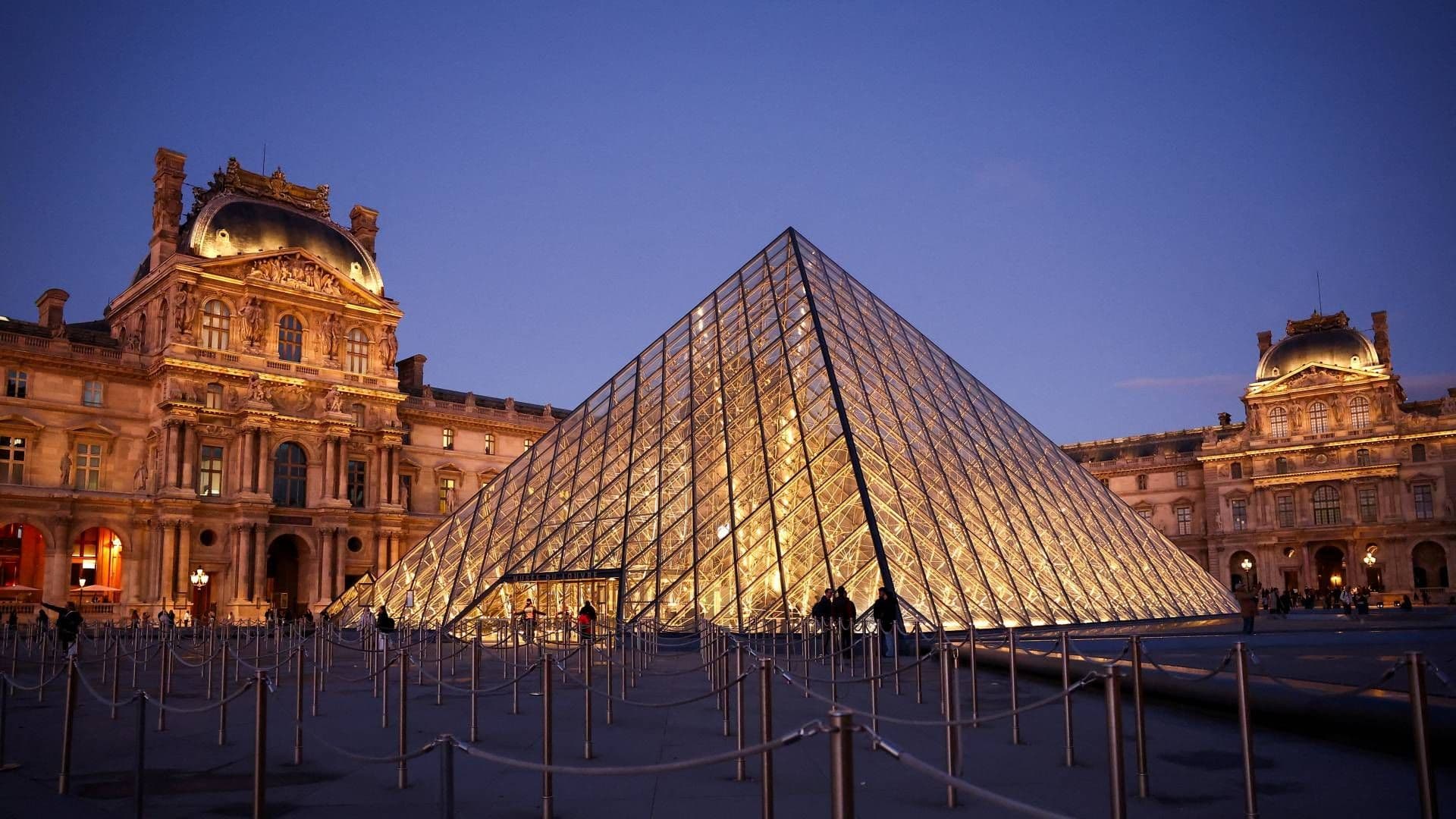 Histórico Robo en el Museo del Louvre: Detienen a Otros 4 Implicados y No Hay Rastro de la Joyas