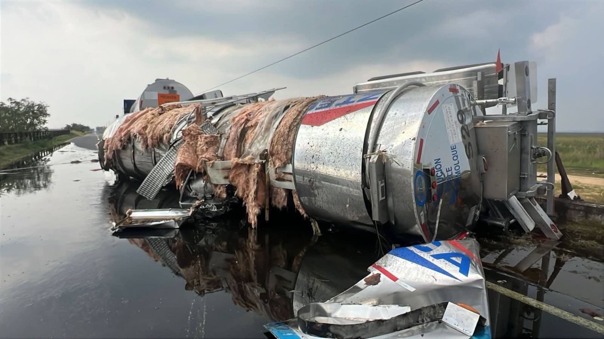Vuelca Pipa y Derrama Aceite en Carretera Las Matas en Veracruz; Esto se Sabe