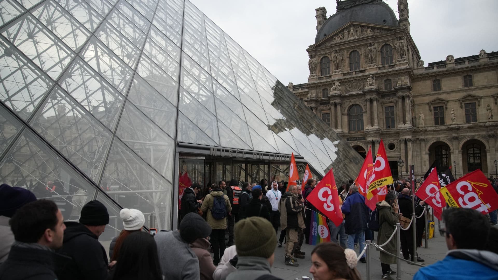 El Louvre Reabre Pese a Extensión de Huelga; Algunas Salas Estarán Restringidas
