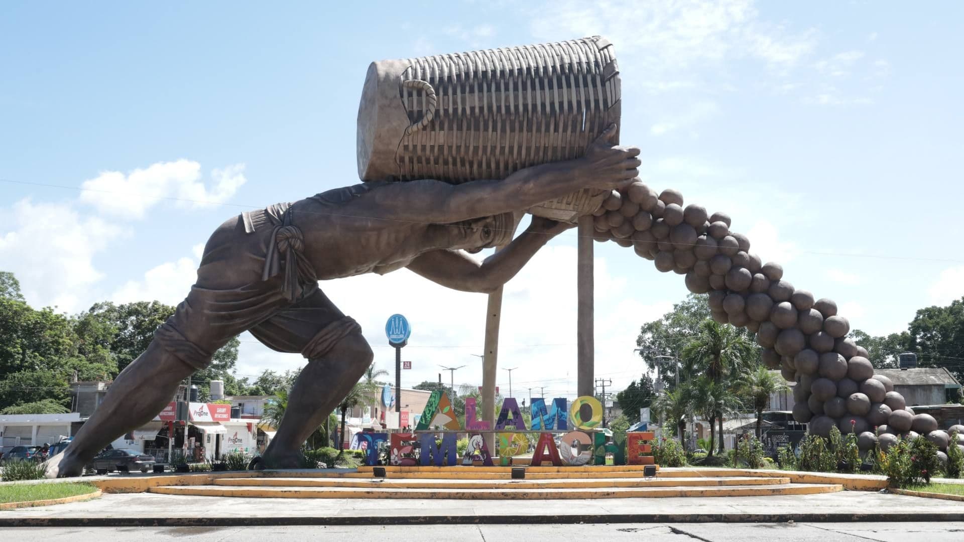 Monumento "El Colotero" en Álamo, Veracruz: 5 Datos Imperdibles Sobre la Estructura que Colapsó