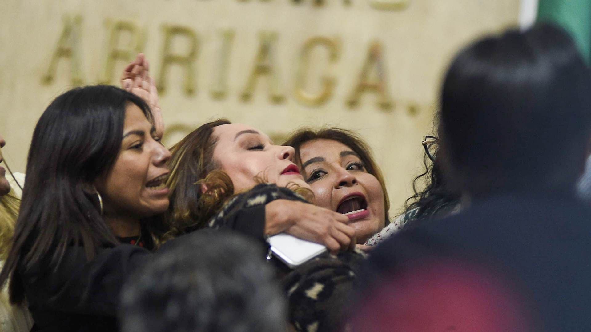 Sheinbaum Lamenta Pelea en el Congreso CDMX: “Caer en Actos de Violencia Es Condenable”