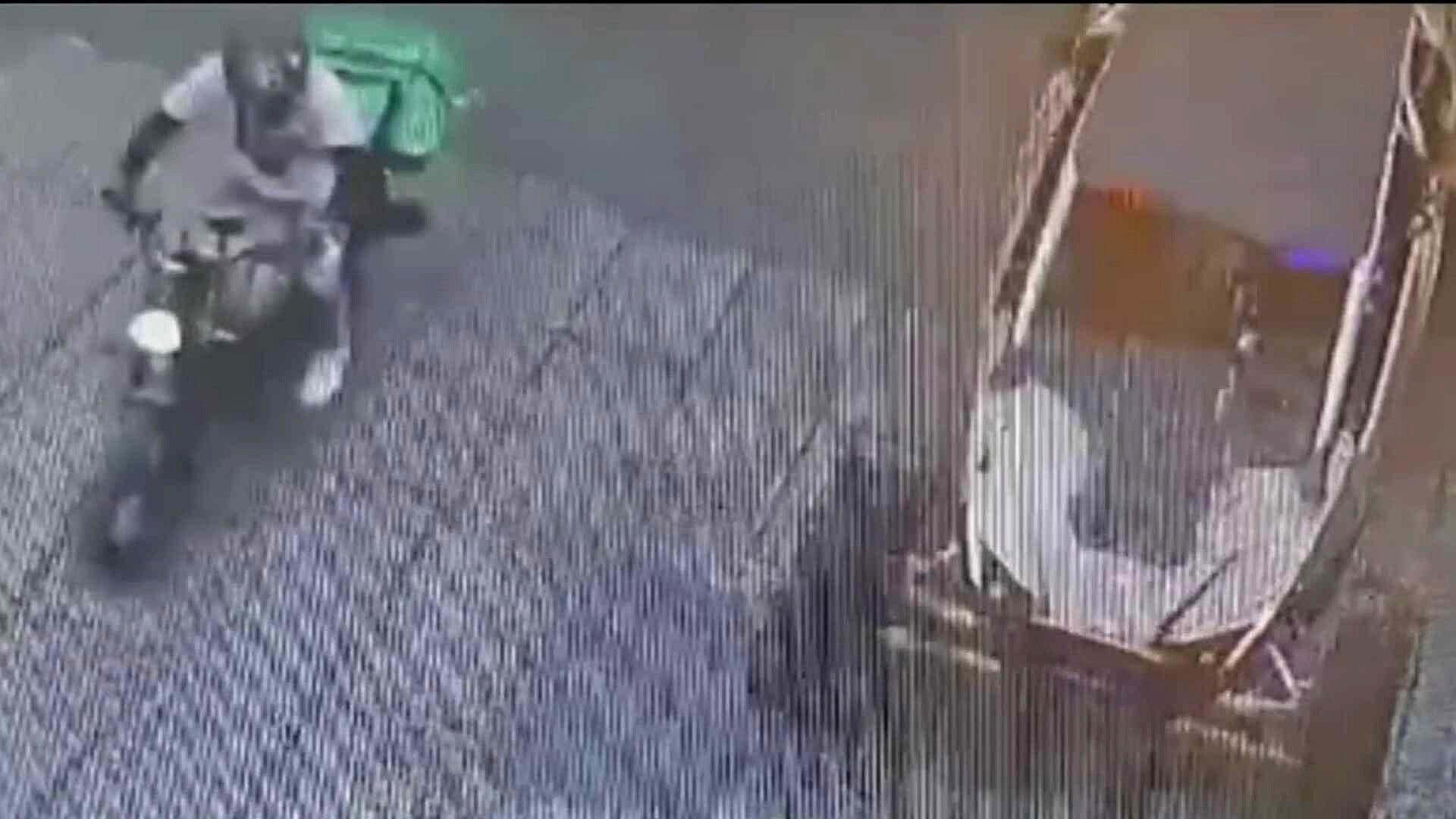 Video: Presuntos Colaboradores de Sandra Cuevas Golpean a Hombre en CDMX