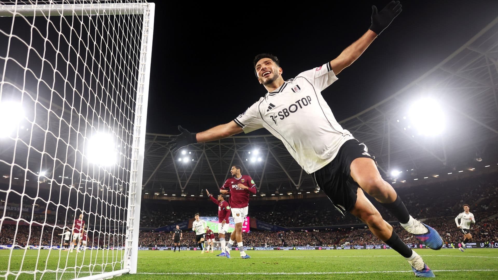 Raúl Jiménez se Viste de Héroe en Inglaterra con Gol de Último Minuto