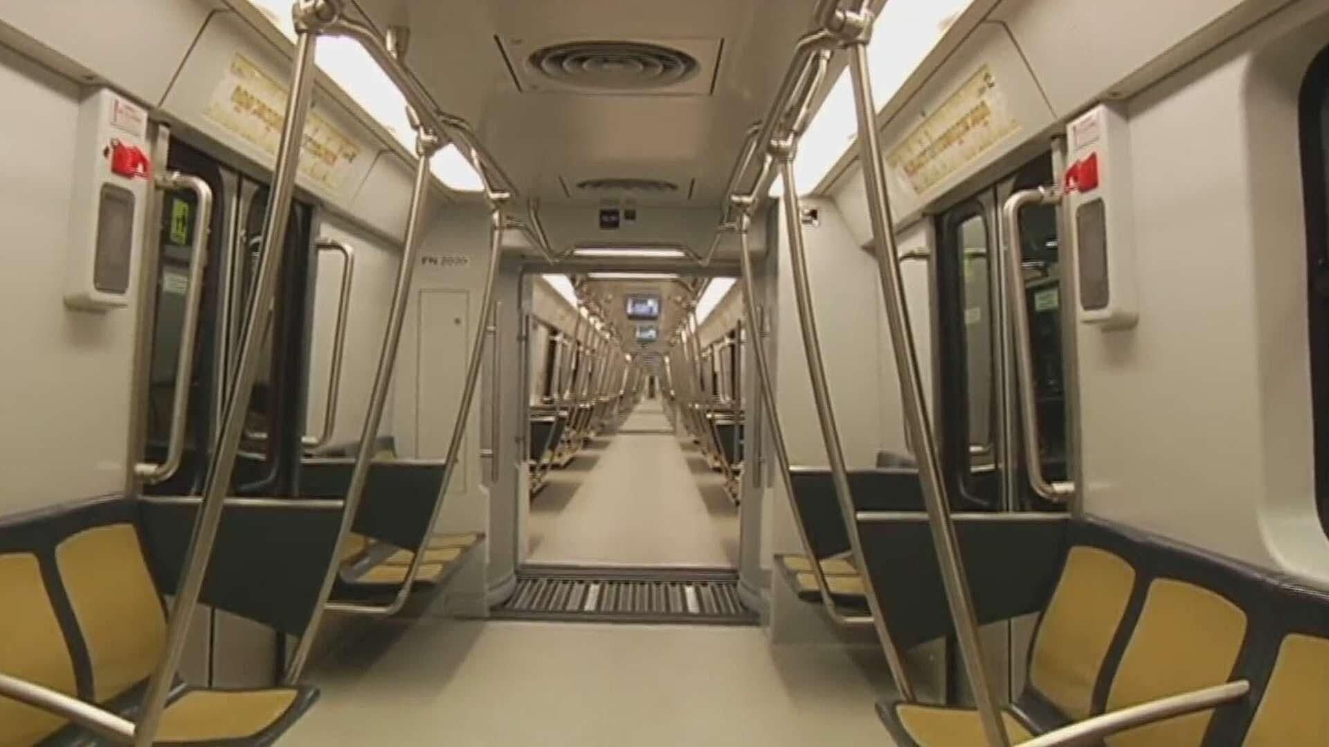 Usuarios de L12 del Metro se Quedan Esperando Reapertura de Tramo Elevado