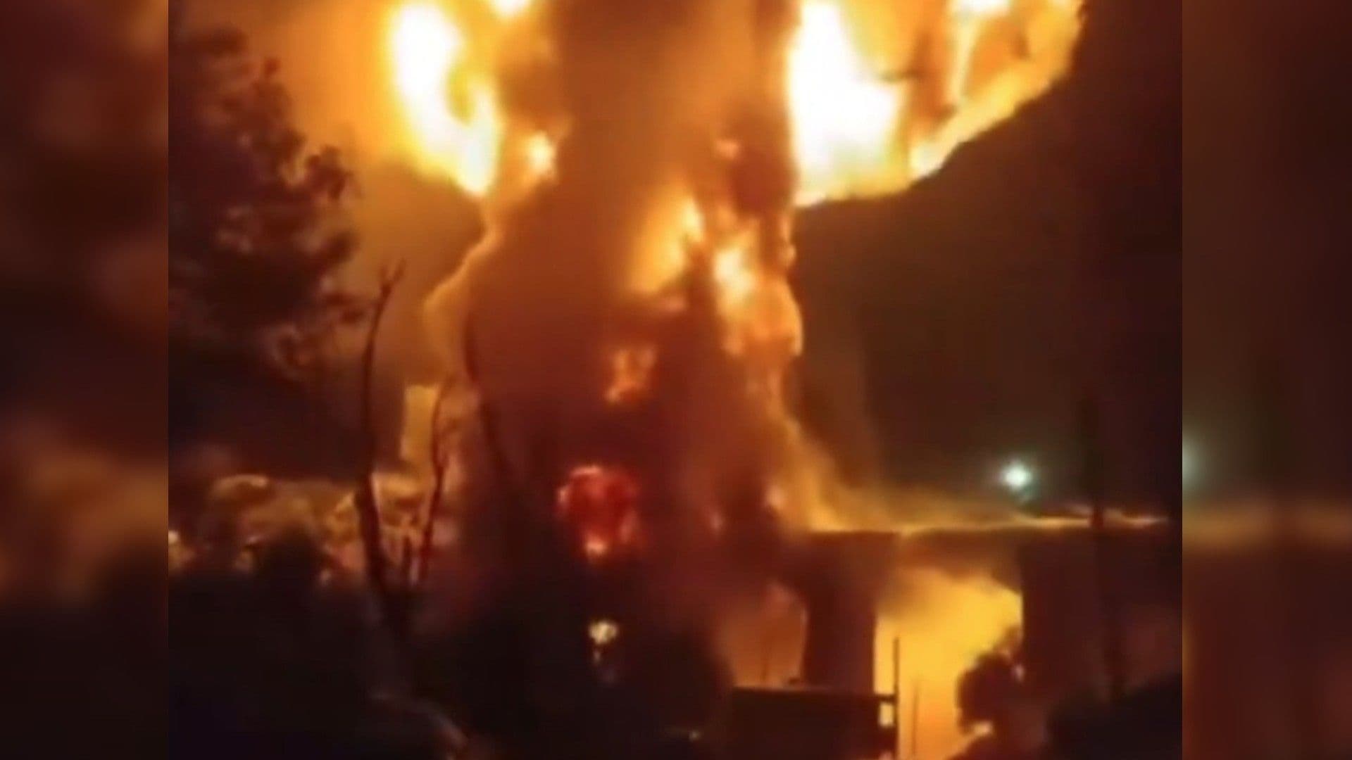 Explota Pipa Tras Caer de Puente en Autopista México-Tuxpan, en Tulancingo, Hidalgo