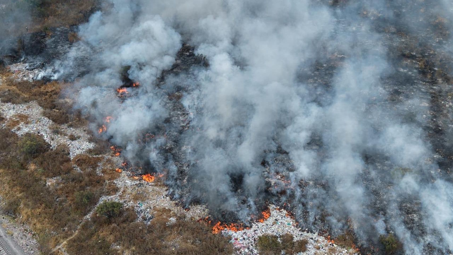 ¿Qué Pasó en el Bordo de Xochiaca Hoy? Captan en Video Grandes Columnas de Humo
