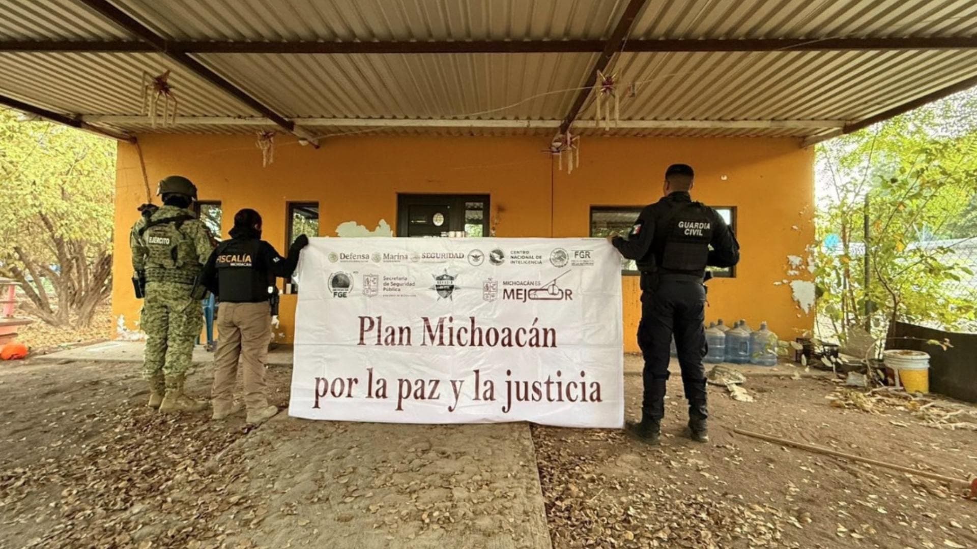 Catean 19 Casas de 'El Botox' en Mega Operativo en Apatzingán: ¿Qué Encontraron?
