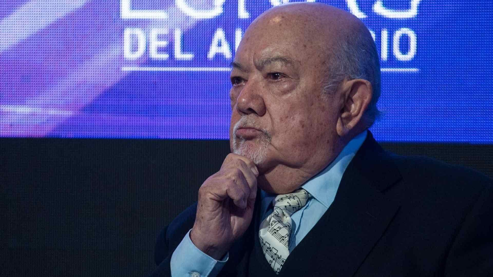 Sergio Corona Presenta el Libro "Te Invito a Mi Camerino"