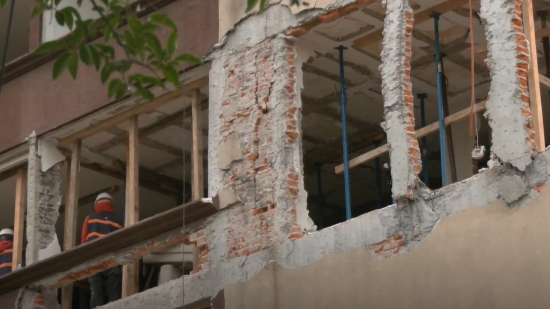 Explosión en Paseos de Taxqueña: Conserje del Edificio También Resultó Afectado