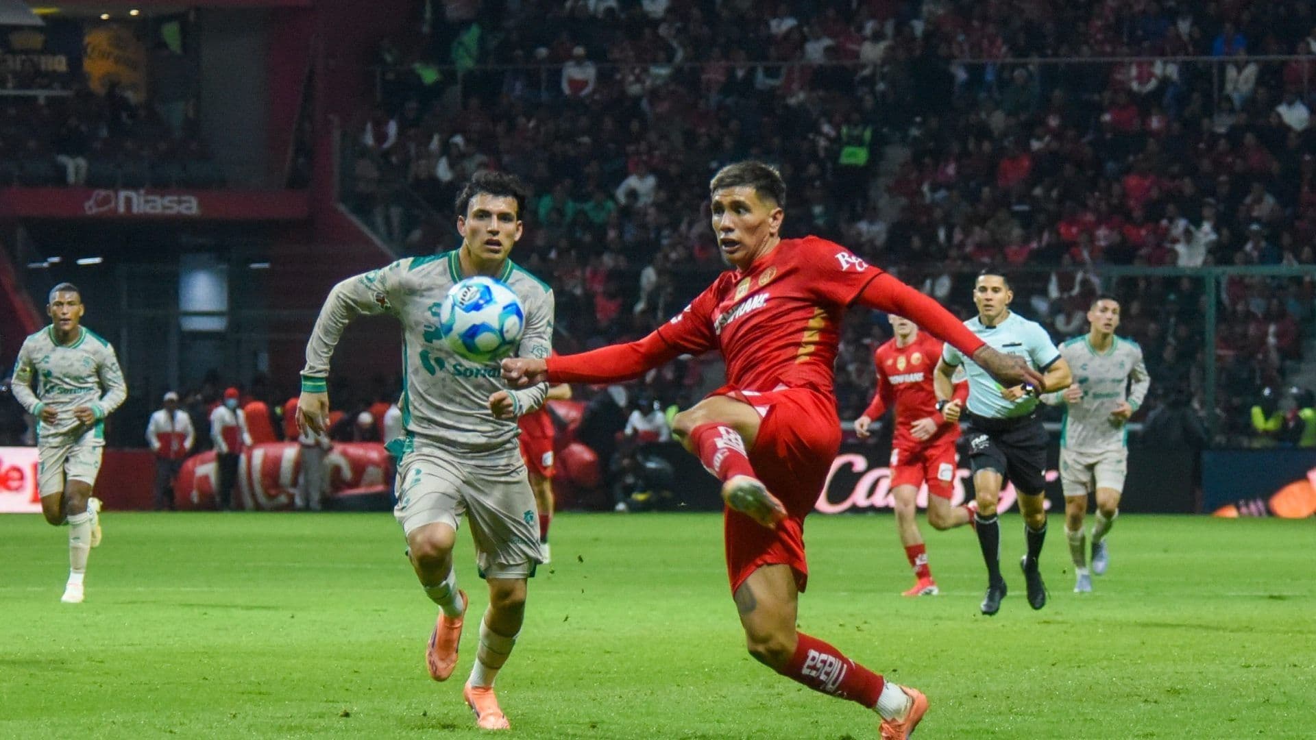 Toluca Remonta y Golea a Santos y Pumas Gana de Visitante a Tigres en Cierre de J2 de la Liga MX