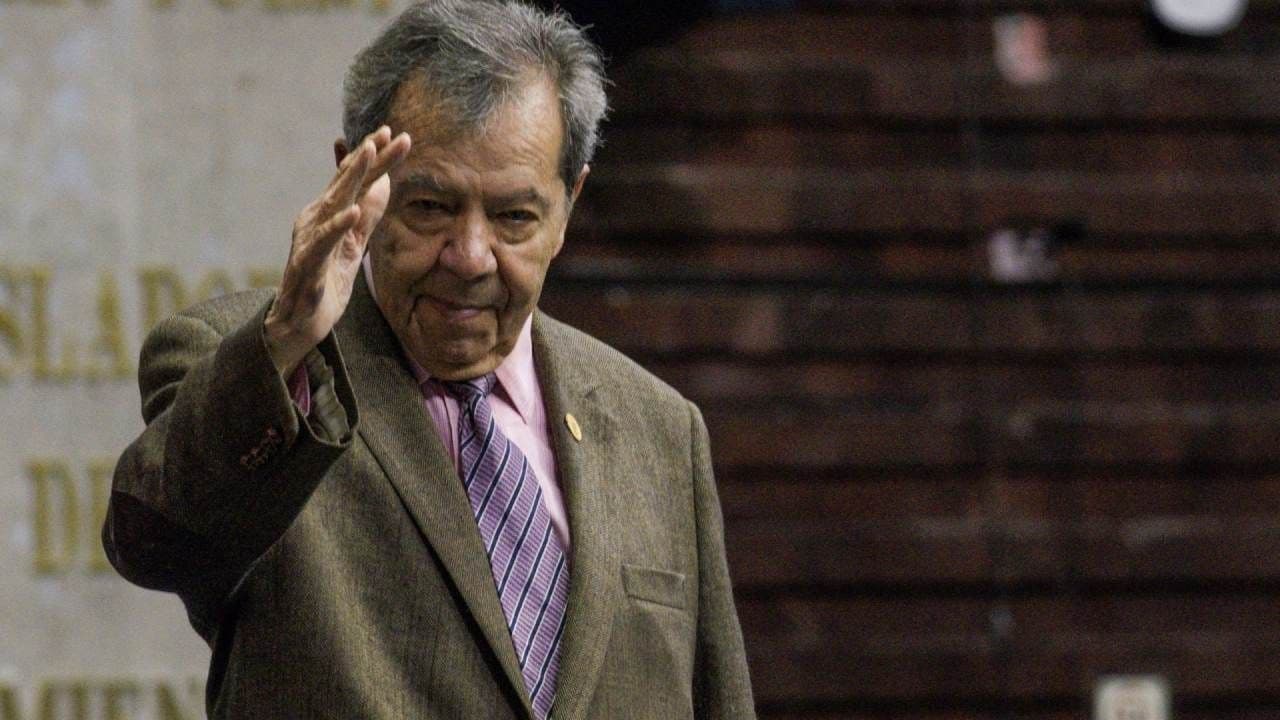 Velan a Porfirio Muñoz Ledo en el Panteón Francés de CDMX