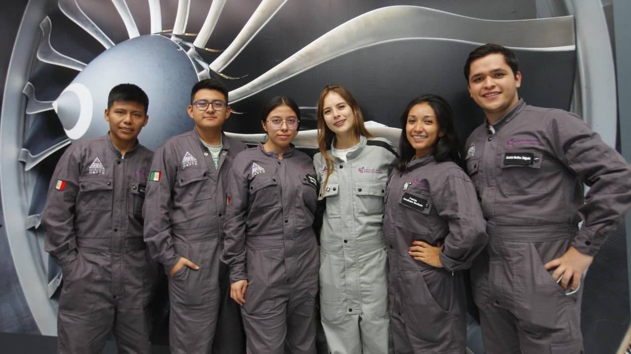 "Misión a Marte", el Campamento de Katya Echazarreta que Viste de Astronauta a los Jóvenes