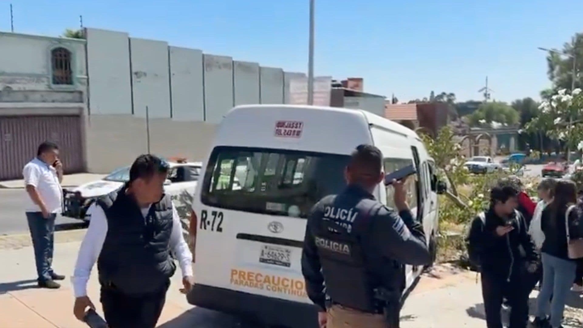 Chofer de Transporte Público se Vuela Tope de Calzada Zaragoza en Puebla: Hay Pasajeros Heridos