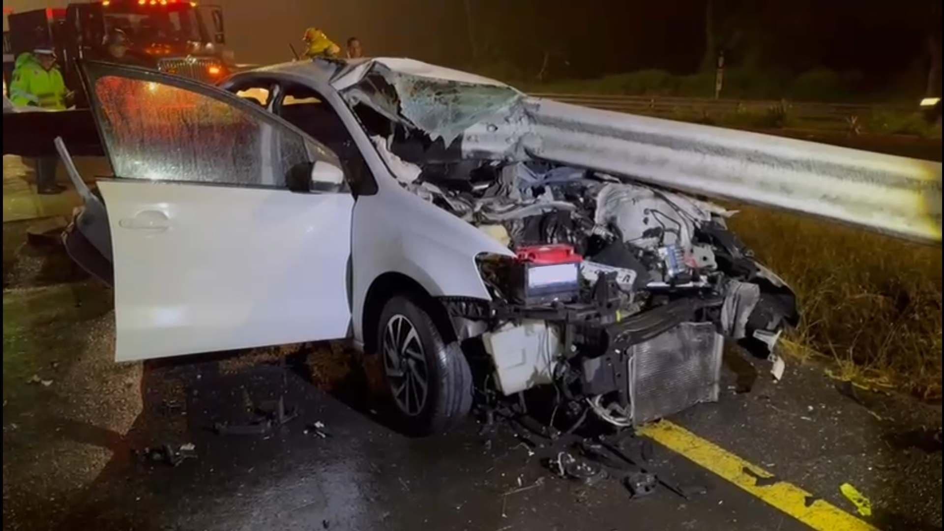 Dos Lesionados tras Choque en Libramiento Xalapa-Coatepec; Una Persona Quedó Prensada