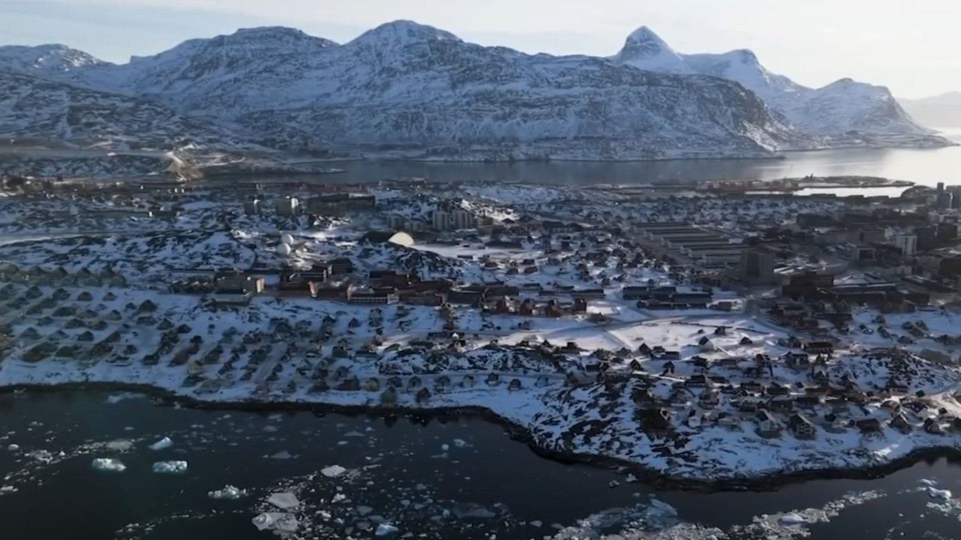 Para los Inuit, Pueblo Nativo en Groenlandia, la Tierra Es Colectiva