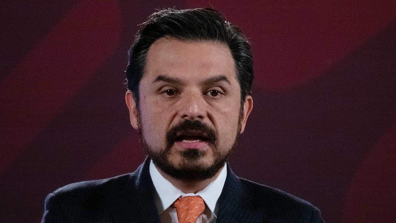 Zoé Robledo se Queda al Frente del IMSS: AMLO